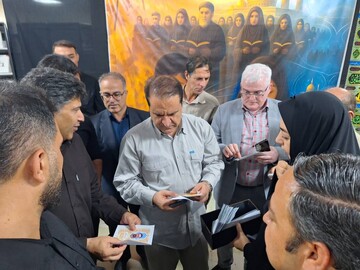 بازدید استاندار ایلام از موکب اداره کل کتابخانه های عمومی ایلام در مرز مهران