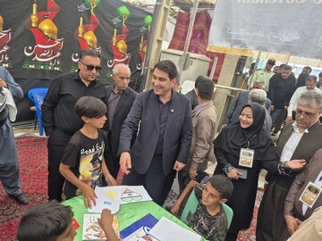 بازدید مسئولان از موکب فرهنگی کتابخانه‌های عمومی کردستان در مرز باشماق