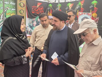 بازدید مسئولان از موکب فرهنگی کتابخانه‌های عمومی کردستان در مرز باشماق
