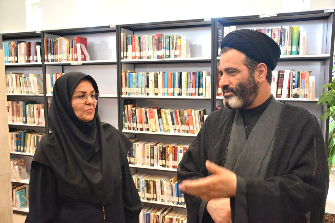 تأکید بر گسترش کتابخوانی در محلههای کمبرخوردار و توسعه کتابخانههای سیار در سنقر و کلیایی