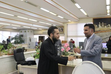 بازدید سرپرست اداره کل کتابخانه های عمومی خراسان رضوی از روزنامه خراسان