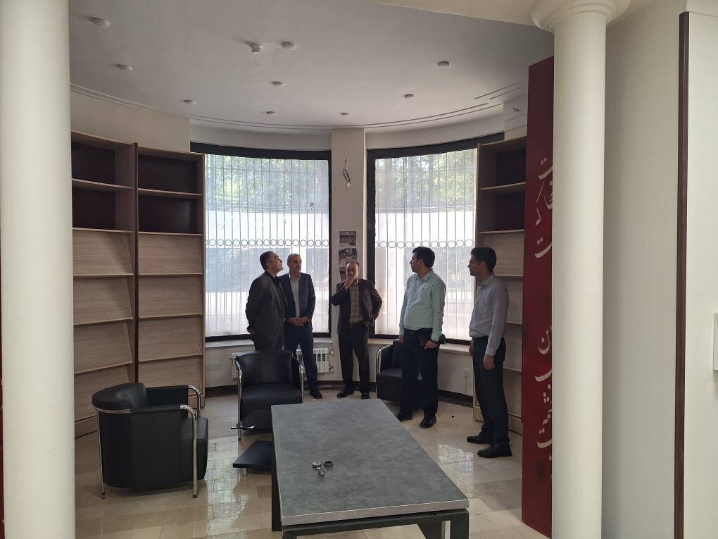 بازدید حسابرس کل دیوان محاسبات کشور درحوزه فرهنگ ورسانه از کتابخانه شهید دکتر باهنر شمیرانات