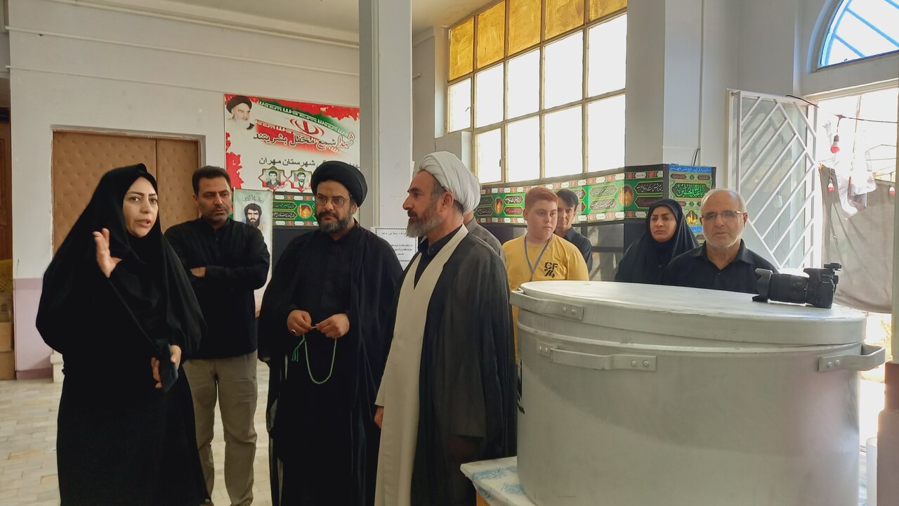 بازدید نماینده ولی‌فقیه در استان ایلام از موکب کتابخانه امام رضا(ع) مهران