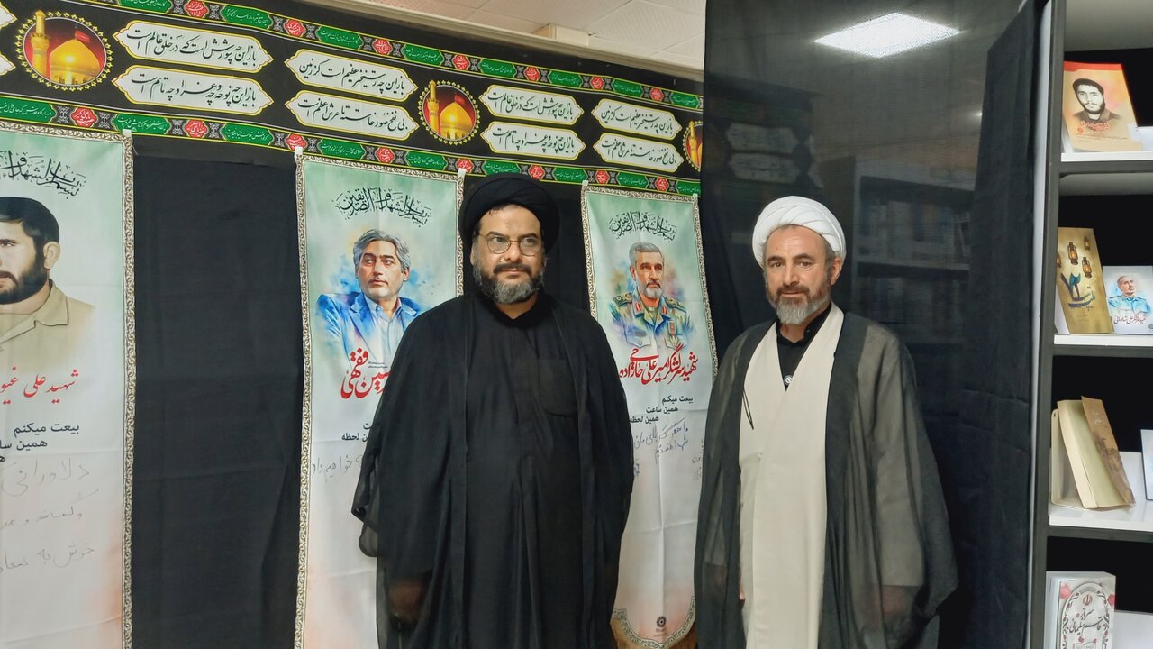 بازدید نماینده ولی‌فقیه در استان ایلام از موکب کتابخانه امام رضا(ع) مهران