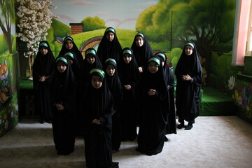 ویژه برنامه «به تو از دور سلام» در کتابخانه استاد دهگان اراک