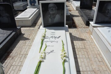 ادای احترام دبیرکل نهاد بر مزار محمدجواد محبت و احمدعزیزی 