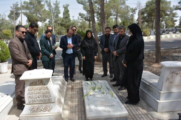 دیدار دبیرکل نهاد با خانواده محمدجواد محبت و ادای احترام بر دوشاعر شناخته شده کرمانشاهی