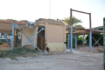 بازدید دبیرکل نهاد از کتابخانه زلزله زده علامه دهخدا قصرشیرین