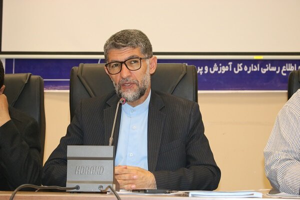 کتاب «گنج ادب» در شهرکرد رونمایی شد