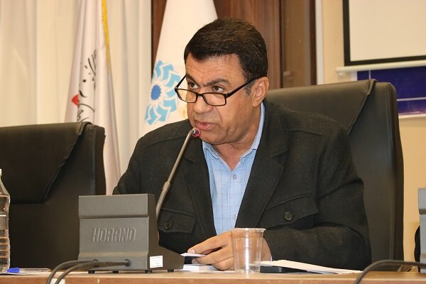 کتاب «گنج ادب» در شهرکرد رونمایی شد