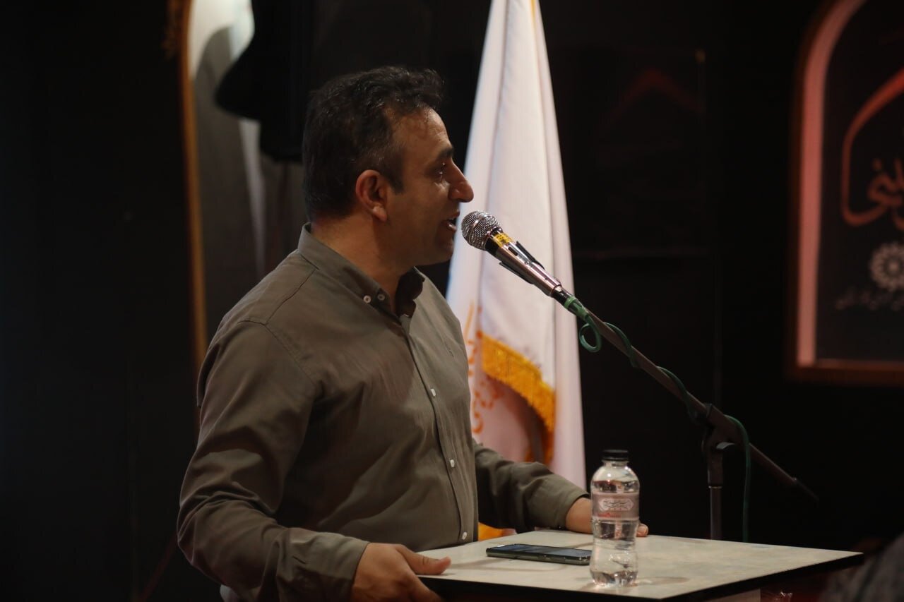 شب شعر ای ایران بخوان