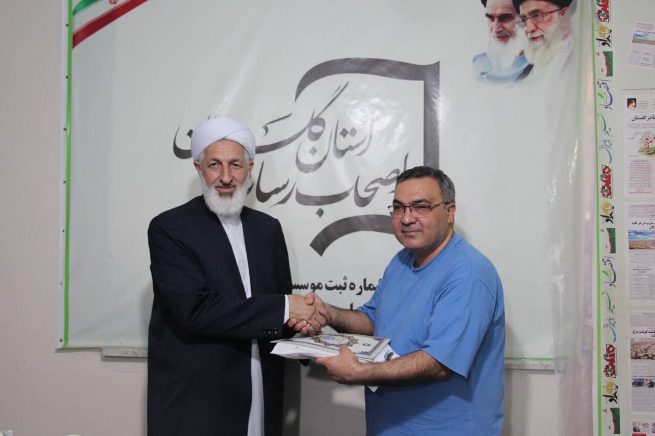 بازدید مدیرکل کتابخانه‌های عمومی گلستان از رسانه‌های استان و تجلیل از خبرنگاران