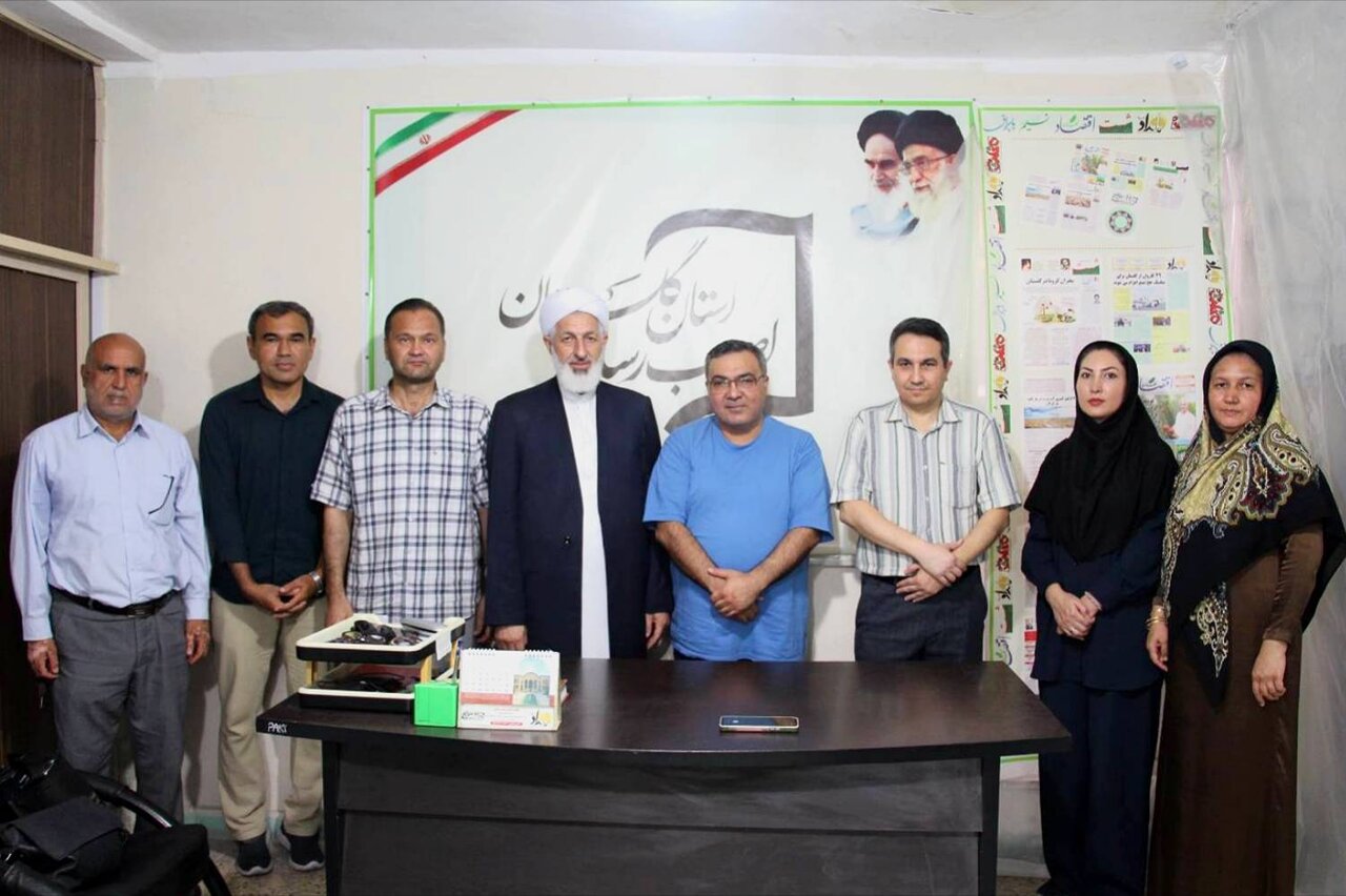 بازدید مدیرکل کتابخانه‌های عمومی گلستان از رسانه‌های استان و تجلیل از خبرنگاران