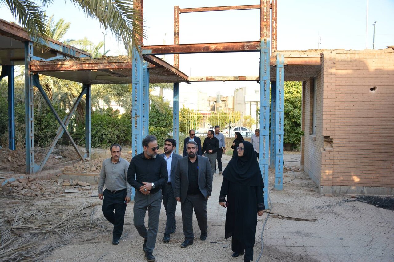 بازدید دبیرکل نهاد از کتابخانه زلزله زده علامه دهخدا قصرشیرین