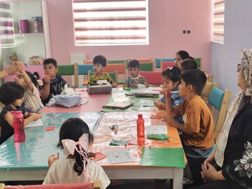 پویش نقاشی و کاردستی در محل کتابخانه عمومی عطایی شهرستان بهاباد برگزار شد