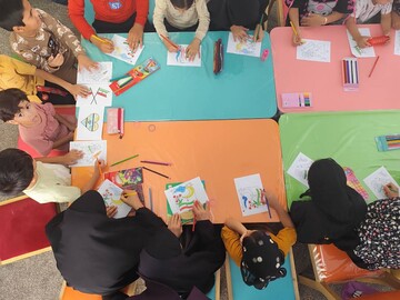 پویش نقاشی و کاردستی در محل کتابخانه عمومی عطایی شهرستان بهاباد برگزار شد