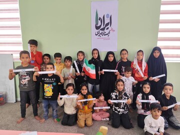 پویش نقاشی و کاردستی در محل کتابخانه عمومی عطایی شهرستان بهاباد برگزار شد