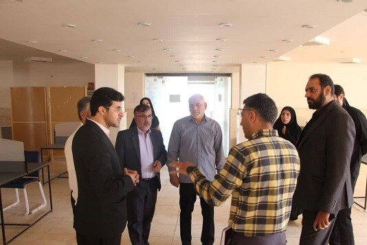 جمعی از مسئولین استان و شهرستان از کتابخانه‌های عمومی شهرستان برخوار بازدید کردند