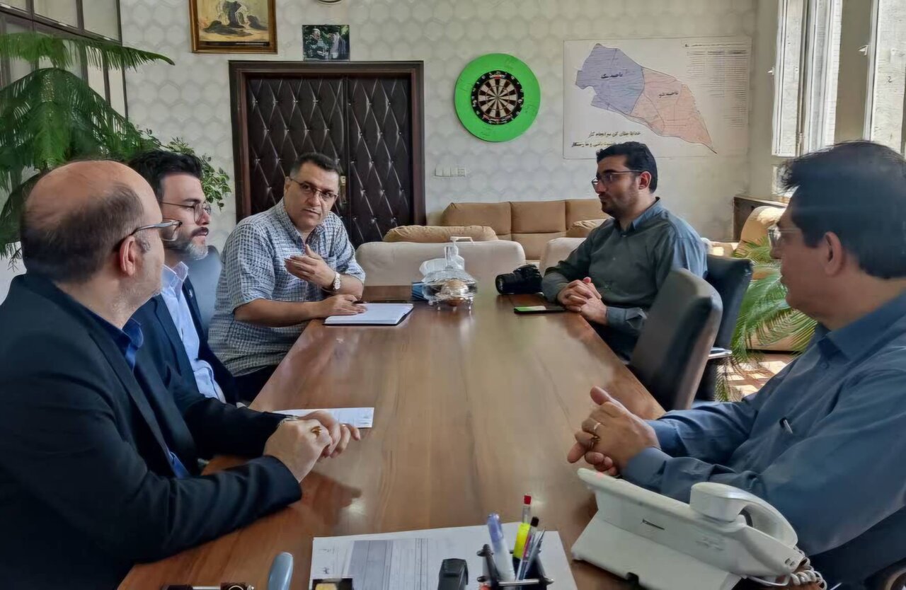 دیدار مدیرکل کتابخانههای استان آذربایجان شرقی با شهردار منطقه یک تبریز