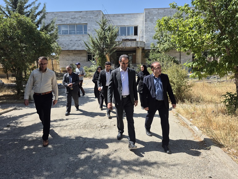 بازدید نماینده بیجار در مجلس از بهسازی کتابخانه عمومی شهید نجاتاللهی شهرستان