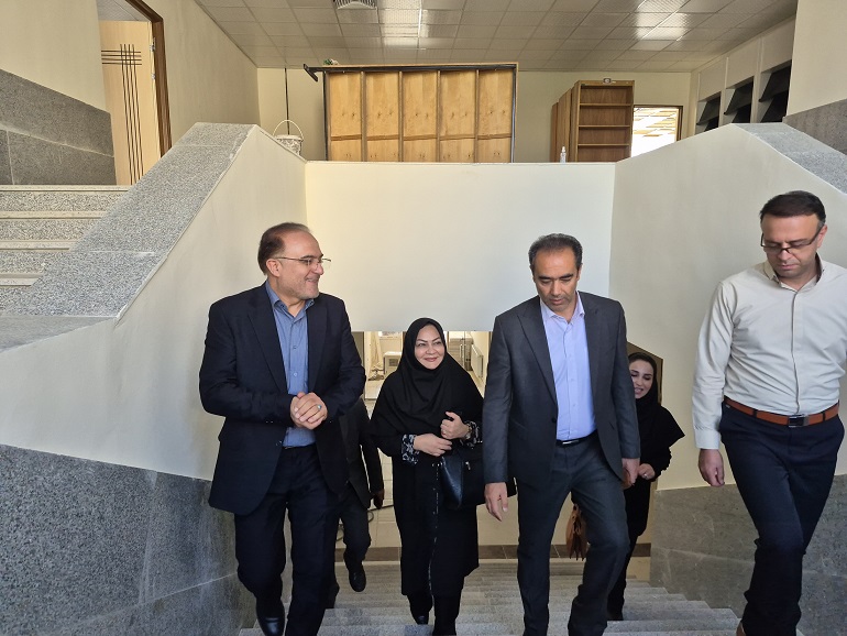 بازدید نماینده بیجار در مجلس از بهسازی کتابخانه عمومی شهید نجاتاللهی شهرستان