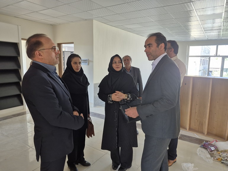 بازدید نماینده بیجار در مجلس از بهسازی کتابخانه عمومی شهید نجات‌اللهی شهرستان