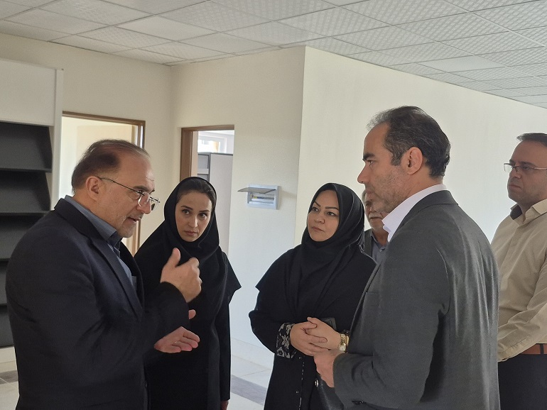 بازدید نماینده بیجار در مجلس از بهسازی کتابخانه عمومی شهید نجات‌اللهی شهرستان