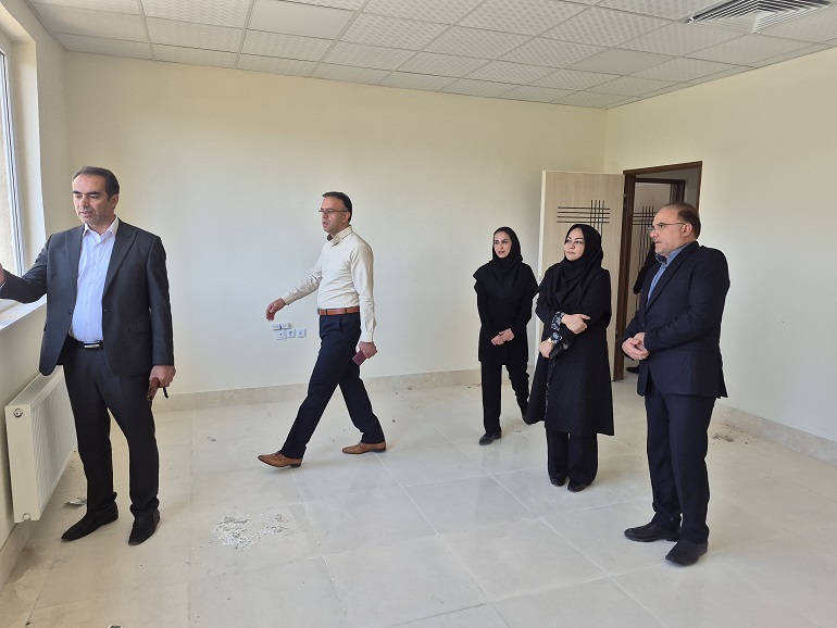 بازدید نماینده بیجار در مجلس از بهسازی کتابخانه عمومی شهید نجات‌اللهی شهرستان