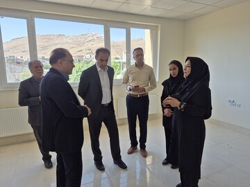 بازدید نماینده از کتابخانه 1