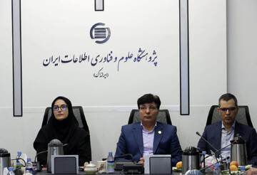 بازدید دبیرکل نهاد از پژوهشگاه علوم و فناوری اطلاعات ایران