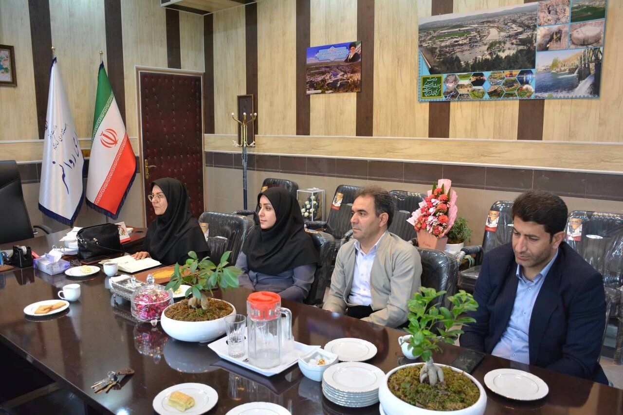 فرماندار روانسر: دهیاری‌ها می‌توانند بازوی ترویج کتاب و کتابخوانی باشند