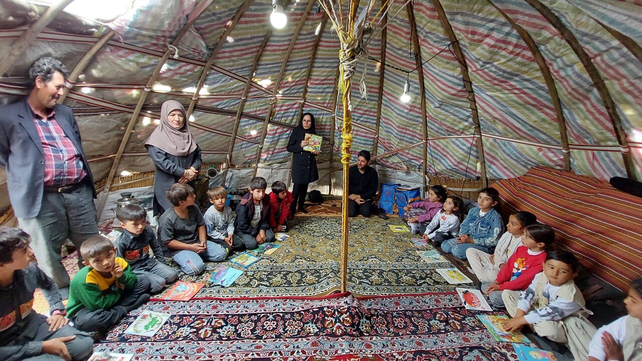 اجرای جشنواره «ائل سَسی، کتاب نغمه سی» در ییلاقات هشت سر شهرستان هوراند