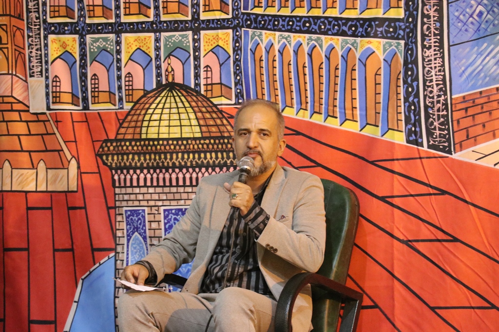 آیین شعرخوانی «بارگه غریب» به همت اداره کل کتابخانه های عمومی خراسان رضوی برگزار شد