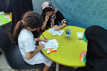 استقرار دو کتابخانه سیار پیک دانایی در مسیر ورودی زائرین حضرت ثامن الحجج(ع) به مشهد مقدس