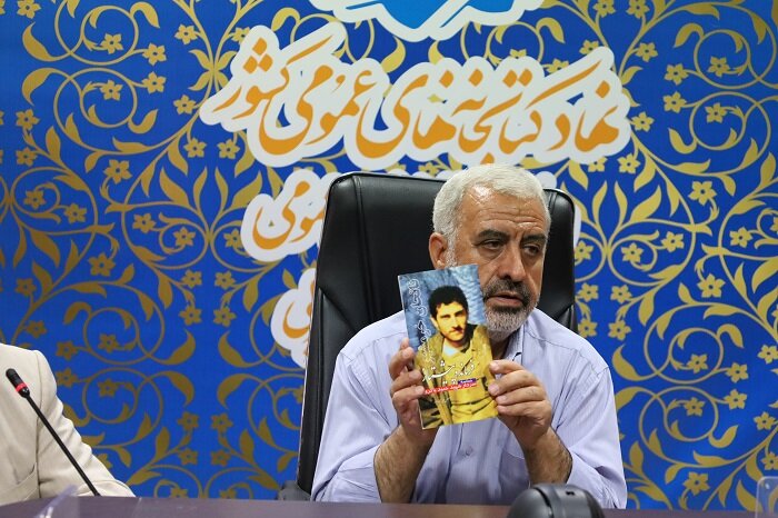 محفل شعر «۱۲هزار عاشق» در ارومیه برگزار شد