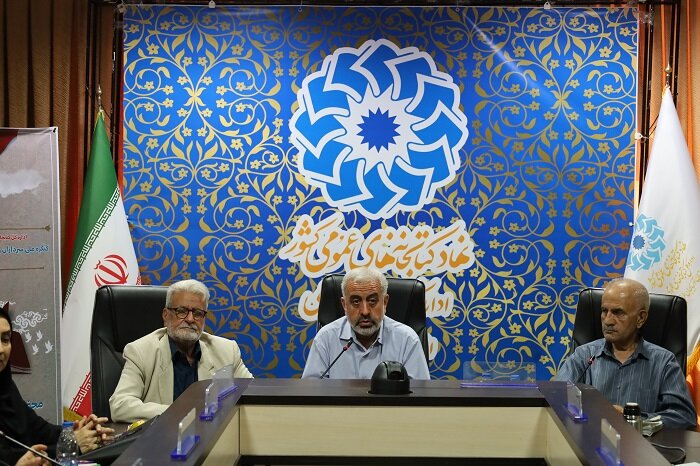 محفل شعر «۱۲هزار عاشق» در ارومیه برگزار شد