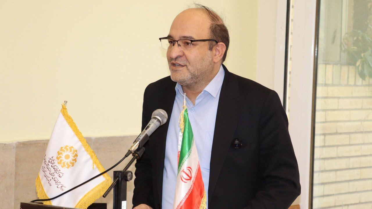 کتابخانه عمومی شهید داننده بستان آباد پس از بهسازی کلی بازگشایی شد