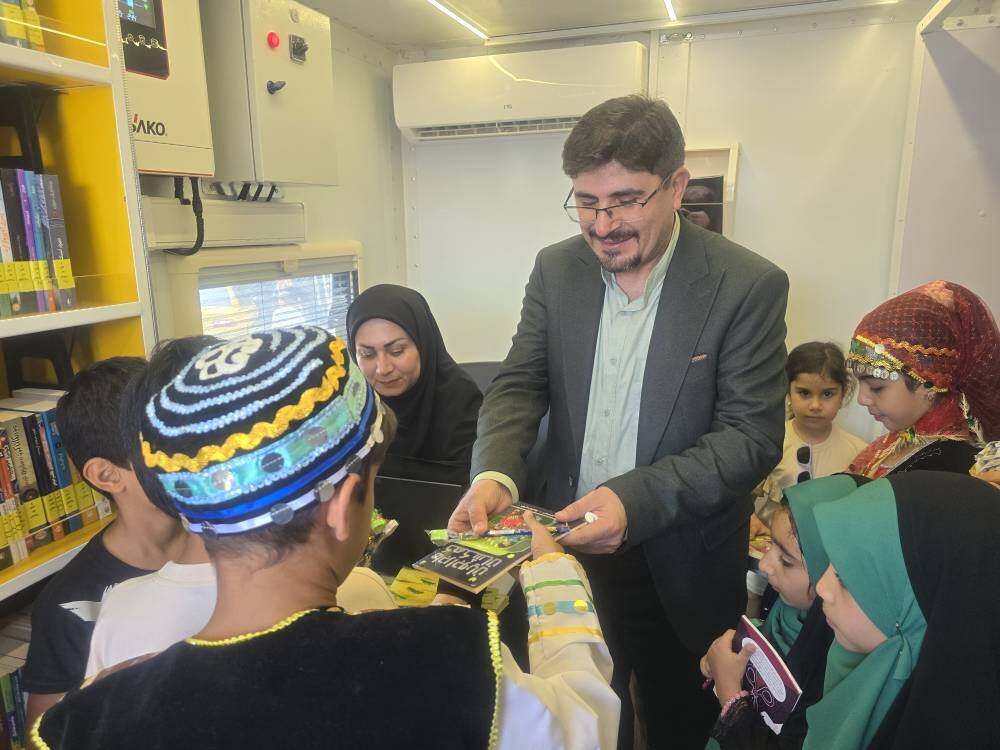 کتابخانه سیار چالوس افتتاح شد