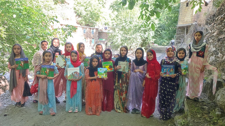 پویش «کتابخوان هوارنشین بیساران»، احیاگر سنت بومی کتابخوانی