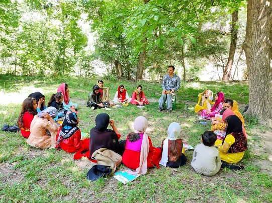 پویش «کتابخوان هوارنشین بیساران»، احیاگر سنت بومی کتابخوانی