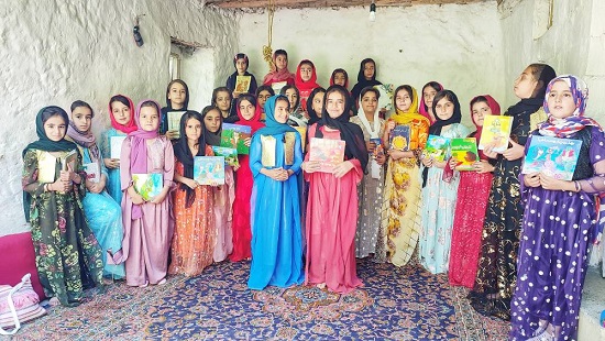 پویش «کتابخوان هوارنشین بیساران»، احیاگر سنت بومی کتابخوانی