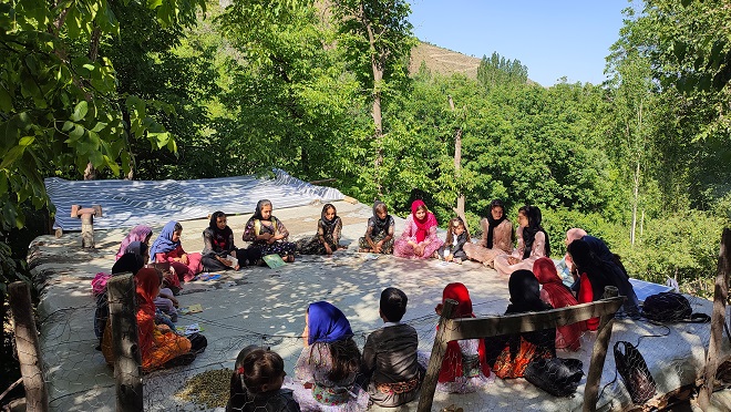 پویش «کتابخوان هوارنشین بیساران»، احیاگر سنت بومی کتابخوانی