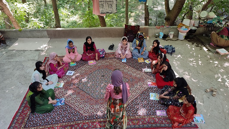 پویش «کتابخوان هوارنشین بیساران»، احیاگر سنت بومی کتابخوانی