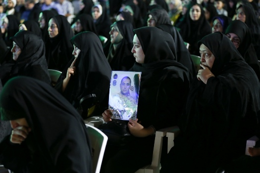 تقریظ حضرت آیتالله خامنهای بر کتاب «پاسیاد پسر خاک» رونمایی شد