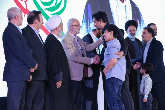 تقریظ حضرت آیتالله خامنهای بر کتاب «پاسیاد پسر خاک» رونمایی شد