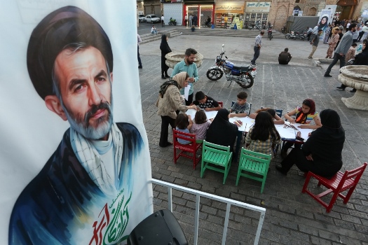 تقریظ حضرت آیت‌الله خامنه‌ای بر کتاب «پاسیاد پسر خاک» رونمایی شد