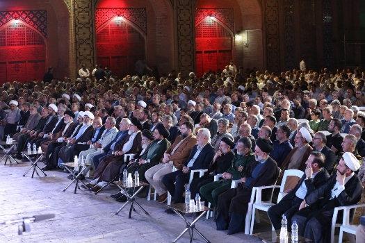 تقریظ حضرت آیت‌الله خامنه‌ای بر کتاب «پاسیاد پسر خاک» رونمایی شد