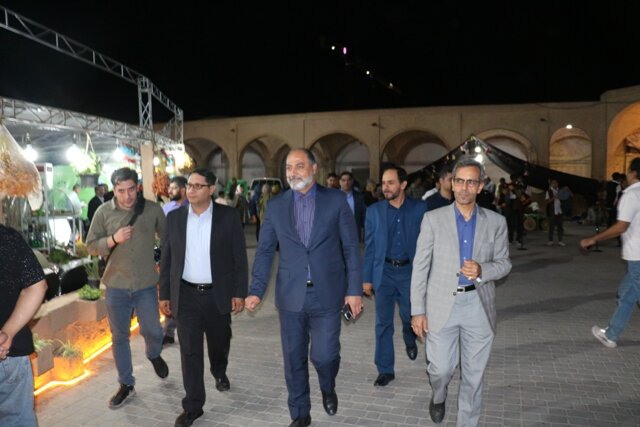 غرفه کتابخانههای عمومی در «نمایشگاه دولت کنار مردم» برپا شد