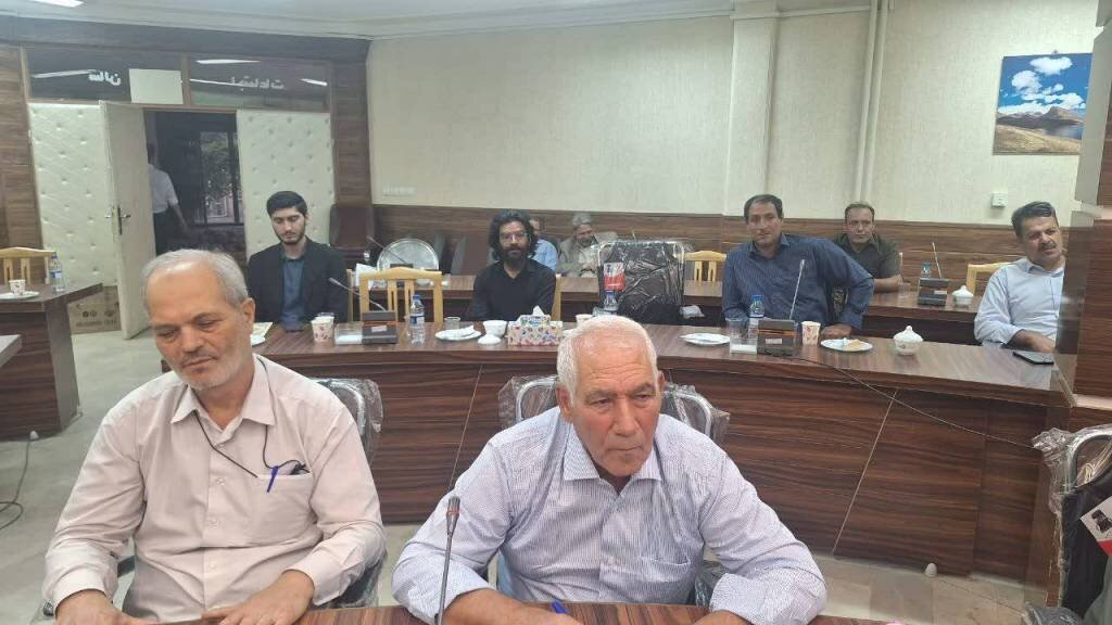 برگزاری شب شعر «ایثار، مقاومت و اقتدار» در عجب‌شیر