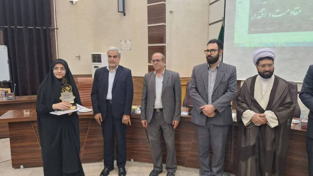 برگزاری شب شعر «ایثار، مقاومت و اقتدار» در عجب‌شیر